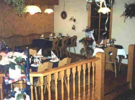 Hotel Restaurant Zur Krone Obersuhl Ngoại thất bức ảnh