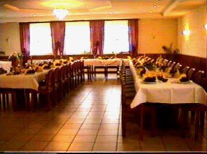 Hotel Restaurant Zur Krone Obersuhl Ngoại thất bức ảnh
