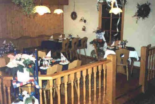 Hotel Restaurant Zur Krone Obersuhl Ngoại thất bức ảnh